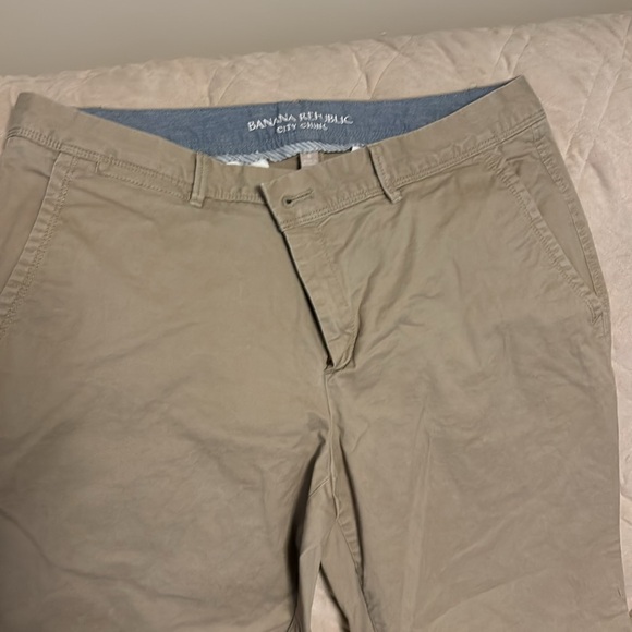 Banana Republic City Chino beige pants. Size 8 - Picture 3 of 5